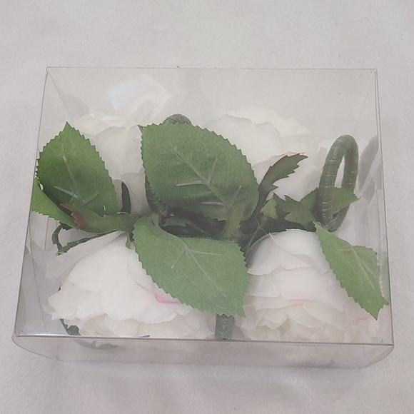 Flower Napkin Rings - Picture 4 of 7